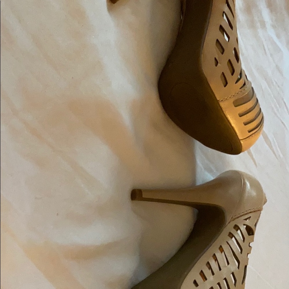 BCBG HEELS